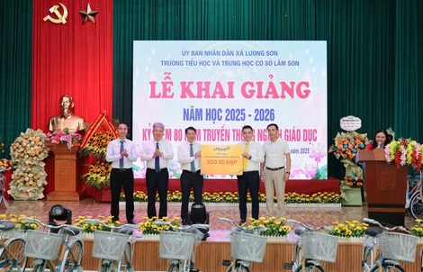 LPBank trao 300 xe đạp cho học sinh nghèo tỉnh Phú Thọ nhân dịp khai giảng
