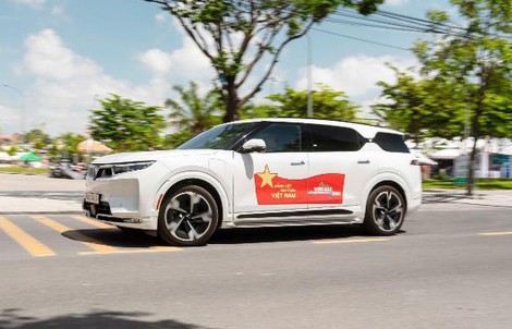 Mạnh mẽ như vận động viên Olympic, lịch lãm như quý ông, VF 9 chinh phục các khách hàng thành đạt