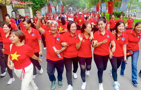 Đi bộ đồng hành gây Quỹ “Vì người nghèo”: Mỗi bước chân - Triệu tấm lòng