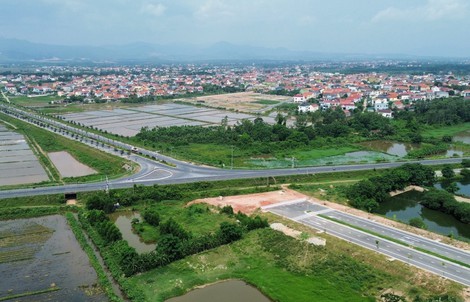Không có chuyện "làm cầu vượt Điện Biên Phủ" qua đường tránh Đồng Hới