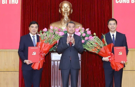 Công bố quyết định của Bộ Chính trị về công tác cán bộ tại Thanh Hóa
