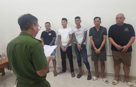 Nhóm người lạ mặt khống chế người đàn ông Trung Quốc đưa khỏi casino ở Đà Nẵng