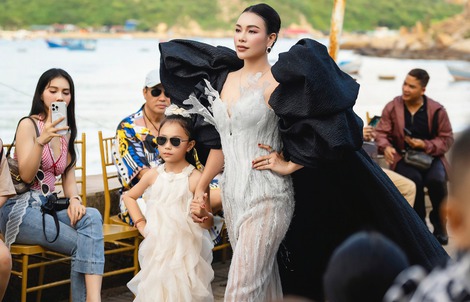 Trà Ngọc Hằng thần thái cuốn hút cùng con gái