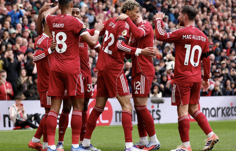 Hạ tiếp Everton, Liverpool giữ mạch toàn thắng Giải Ngoại hạng Anh