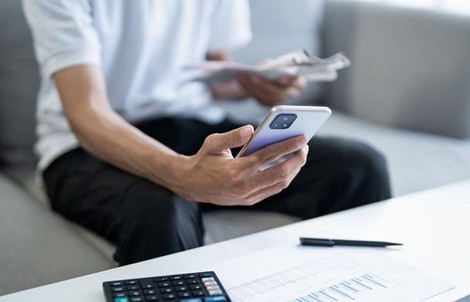 Vay tiền online qua app: ưu điểm và cách vay đơn giản