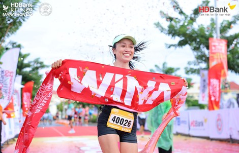 Huỳnh Anh Khôi vô địch, phá kỷ lục tại HDBank Green Marathon 2025