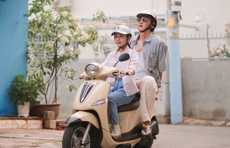 "Hoàng tử châu Á" Lee Kwang-soo "xịt keo" với Duy Khánh, Cù Thị Trà