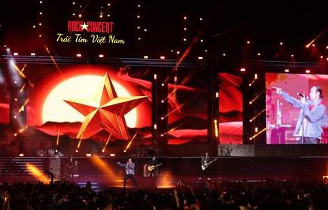 Hàng ngàn khán giả cuồng nhiệt với "Rock Concert - Trái tim Việt Nam"