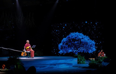 Journey Into Silence - Hành trình khám phá hạnh phúc và thịnh vượng từ bên trong