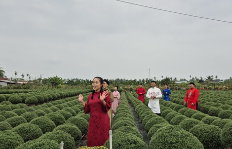 Hoa Tết “bùng nổ” trên TikTok Shop