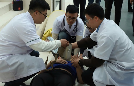 Diễn tập công tác y tế phục vụ Đại hội XIV của Đảng