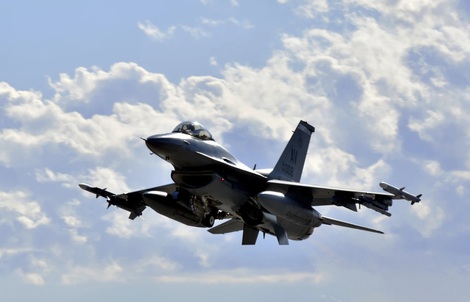 Nga tuyên bố bắn rơi tiêm kích F-16 của Ukraine