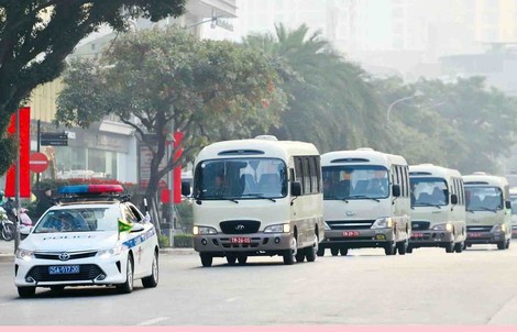 Diễn tập phương án dẫn đoàn, xếp xe phục vụ Đại hội Đảng