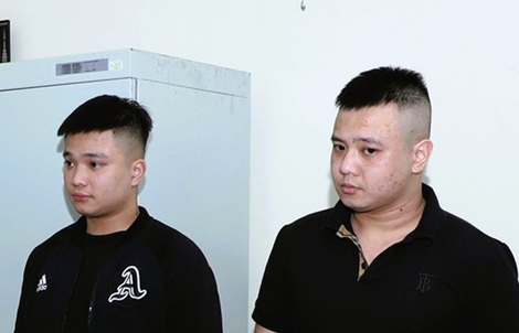 Bắt 2 anh em ruột trốn truy nã