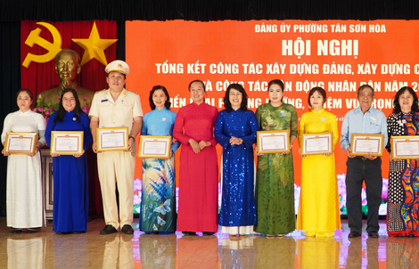 100% hồ sơ thủ tục hành chính tại phường Tân Sơn Hòa được giải quyết đúng hạn
