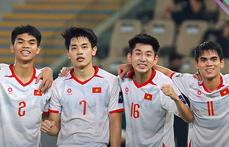 U23 Việt Nam - U23 UAE: Nguyễn Đình Bắc tiếp tục dự bị