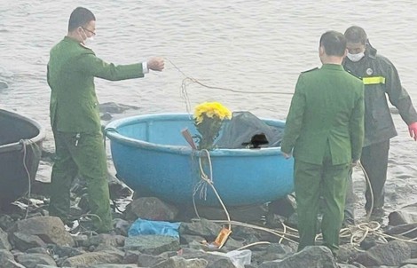 Phát hiện thi thể nam giới trôi dạt trên biển Hà Tĩnh