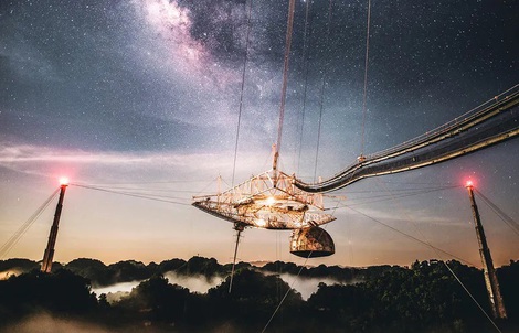 Trước khi sập, đài quan sát bắt được 100 tín hiệu nghi từ người ngoài hành tinh