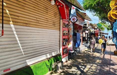 Xô xát gần trụ sở UBND tỉnh Khánh Hòa: Người quản lý các ki-ốt kêu cứu