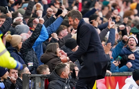 Xem M.U thi đấu "sướng mắt" dưới bàn tay M. Carrick