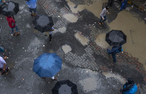 Dùng AI "săn" ổ gà trên đường tại Ấn Độ