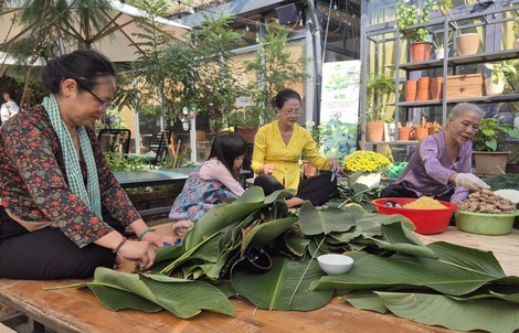 Nở rộ dịch vụ "độc lạ" ngày Tết