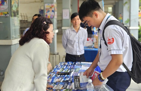 Điểm cộng chứng chỉ ngoại ngữ: Cần biết dung hòa