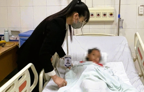 Nghi án mẹ cho 3 con nhỏ uống trà sữa pha thuốc diệt chuột