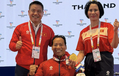 Lê Văn Công giành HCV cử tạ tại ASEAN Para Games 13