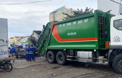 Xử lý lượng rác tăng gấp đôi tại TPHCM dịp Tết