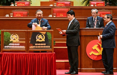 Công bố danh sách 200 Ủy viên chính thức và dự khuyết Ban Chấp hành Trung ương Đảng khóa XIV