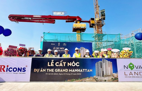 The Grand Manhattan tăng tốc về đích, chính thức cất nóc tháp cuối cùng