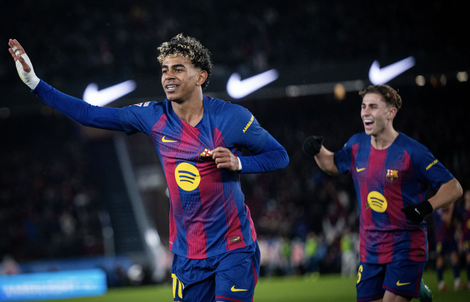 Hàng công bùng nổ, Barcelona soán ngôi đầu La Liga từ tay Real Madrid