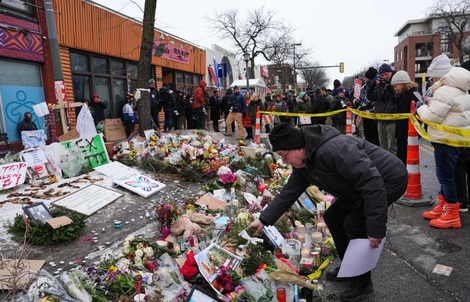 Ông Donald Trump nói "xuống thang một chút" ở Minneapolis