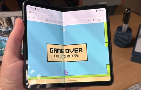 Phiên bản mới của Flappy Bird là trò chơi tốn điện thoại nhất từ trước đến nay?
