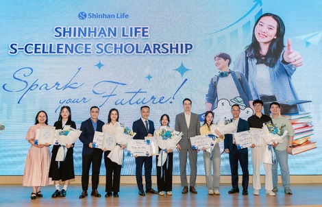 Shinhan Life S-cellence trao học bổng đợt 2 cho 5 sinh viên xuất sắc