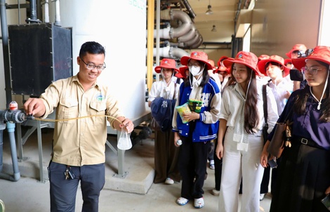 Gần 100 tân thủ khoa tham quan công nghệ xử lý chất thải tại VWS
