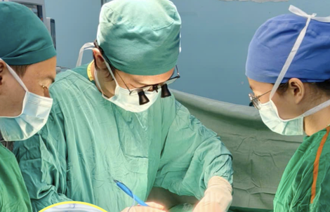 Bác sĩ cảnh báo nguy cơ từ hạt đồ chơi gây tắc ruột ở trẻ em