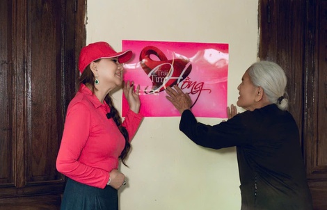 CLB Trái Tim Hồng hỗ trợ người dân miền Trung đón Tết Bính Ngọ