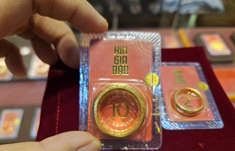 Sáng 10-2, giá vàng miếng SJC vẫn cao hơn giá vàng thế giới 22 triệu đồng/lượng