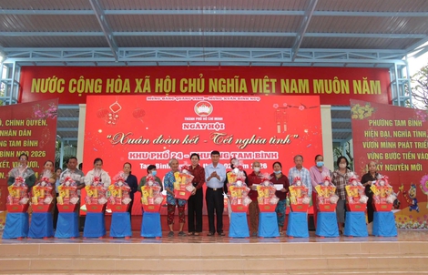 Ấm áp Ngày hội "Xuân đoàn kết - Tết nghĩa tình" phường Tam Bình