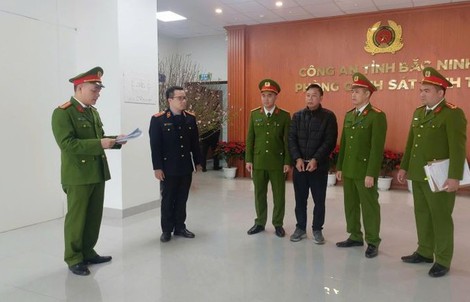 Trộn chất cấm có khả năng gây ung thư cao vào riềng xay bán người dân chế biến thức ăn