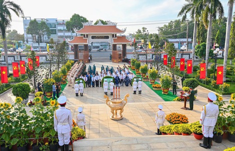 TPHCM long trọng tổ chức lễ viếng Nghĩa trang Liệt sĩ Bà Rịa - Vũng Tàu