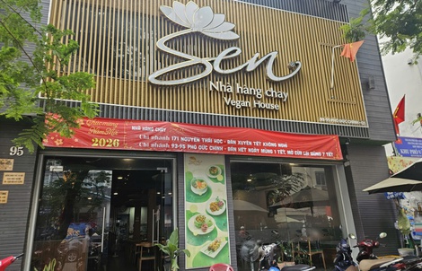 Hàng quán nào ở TPHCM sẽ bán xuyên Tết?