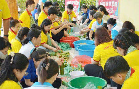 Mang Xuân về xã biên giới