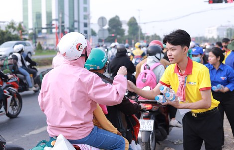 Mang sức trẻ đi “gieo mùa xuân”