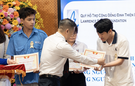 Học bổng 1&1: Thắp sáng ước mơ giảng đường cho gần 3.000 sinh viên