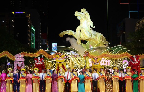 Chính thức khai mạc Đường hoa Nguyễn Huệ Tết Bính Ngọ 2026