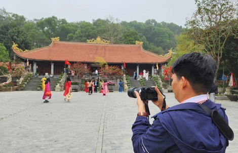 Ngôi chùa cổ ở Thanh Hóa hút giới trẻ tới check-in ảnh Tết