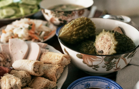Bác sĩ lưu ý về ăn uống, rượu bia, thức khuya ngày Tết